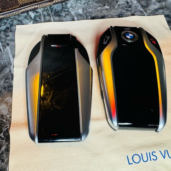 2016-2019 BMW 740i 750i Series DISPLAY KEY SMART SCREEN 9868432-01 OEM. - Picture 6 of 7